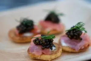 Beluga caviar vs Osetra caviar
